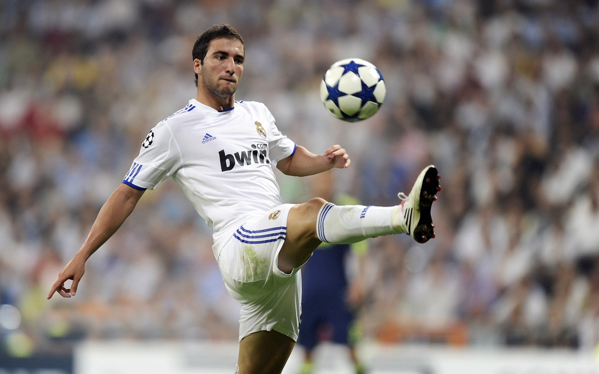 米兰体育APP-中国足球联赛球员体能训练科学规划实施，中国足球体能训练的问题