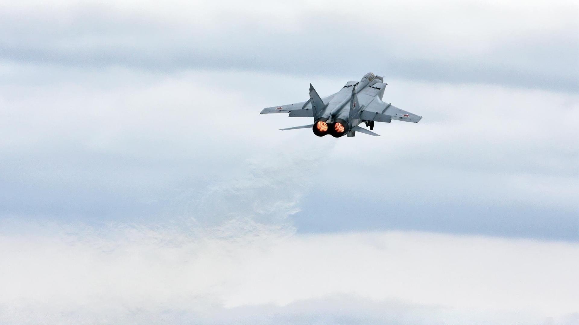 -戴维·帕特森全场的视野与领导能力，让袋鼠队在橄榄球锦标赛中保持竞争力