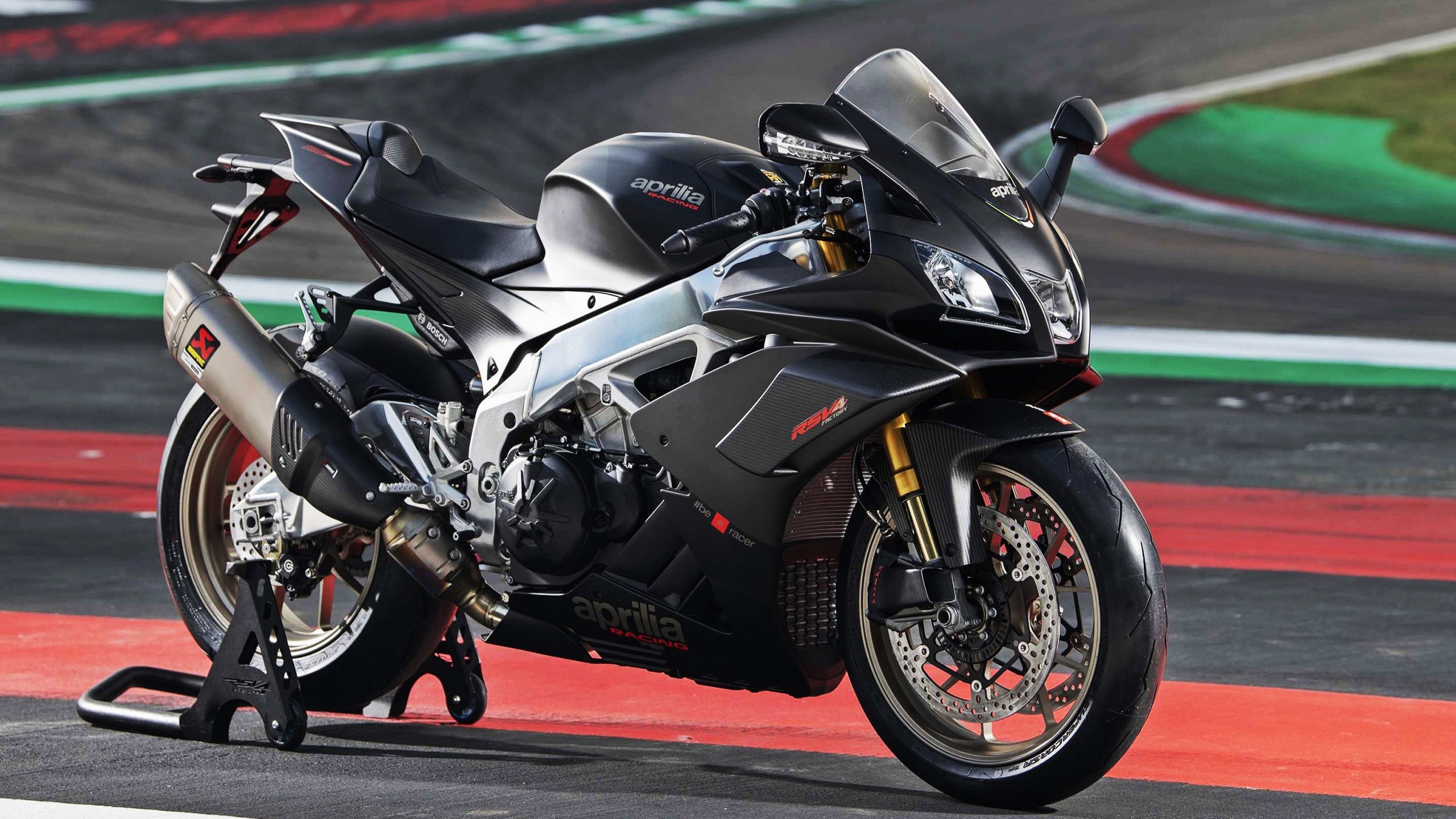 米兰体育官网-中国篮球联赛中球队之间场馆差异对比赛公平性的影响，篮球运动场馆