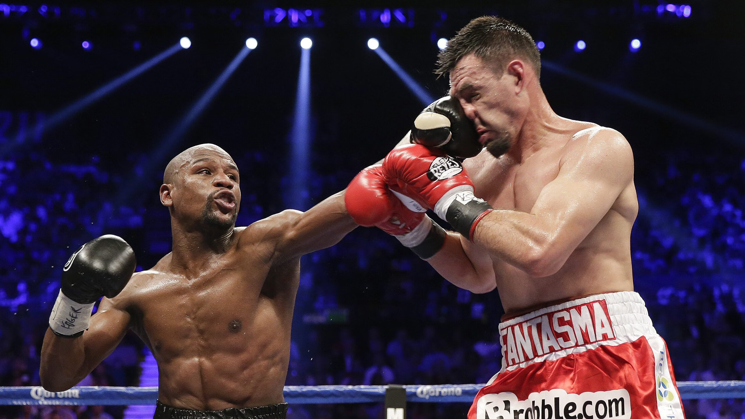 山村小学校园运动日 全村家长齐聚看台为孩子加油